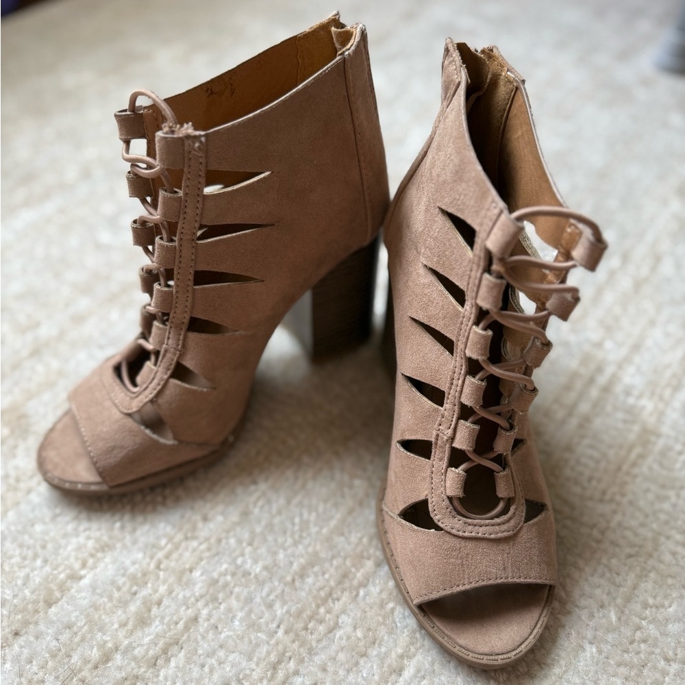 Boot / Sandal Heels Size 6 Brown Tan